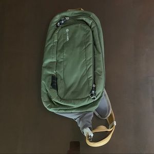 Pacsafe Venturesafe 325 GII anti theft crossbody
